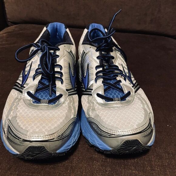Mint condition Brooks Adrenaline GTS 14 mens 10 US 44  EUR Silver Blue Black
